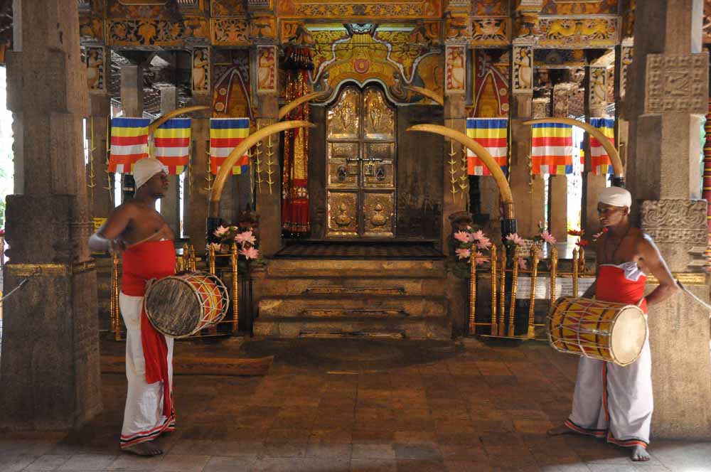 Buddha’s Tooth Relic Temple - Eager Journeys